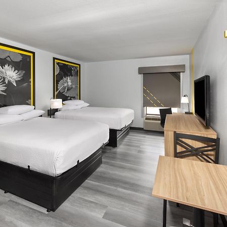 Econo Lodge Inn&Suites Alexandria Esterno foto