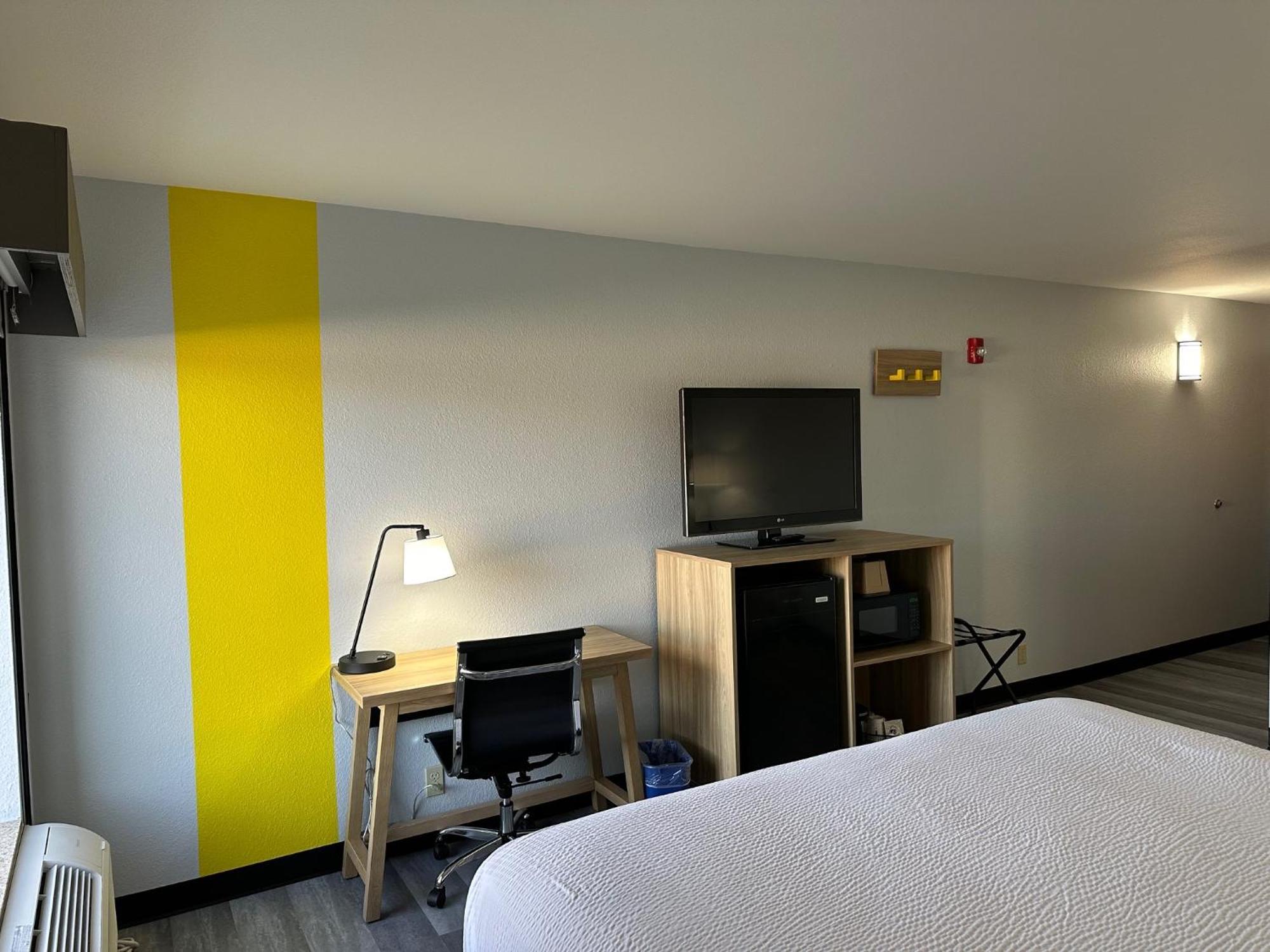 Econo Lodge Inn&Suites Alexandria Esterno foto