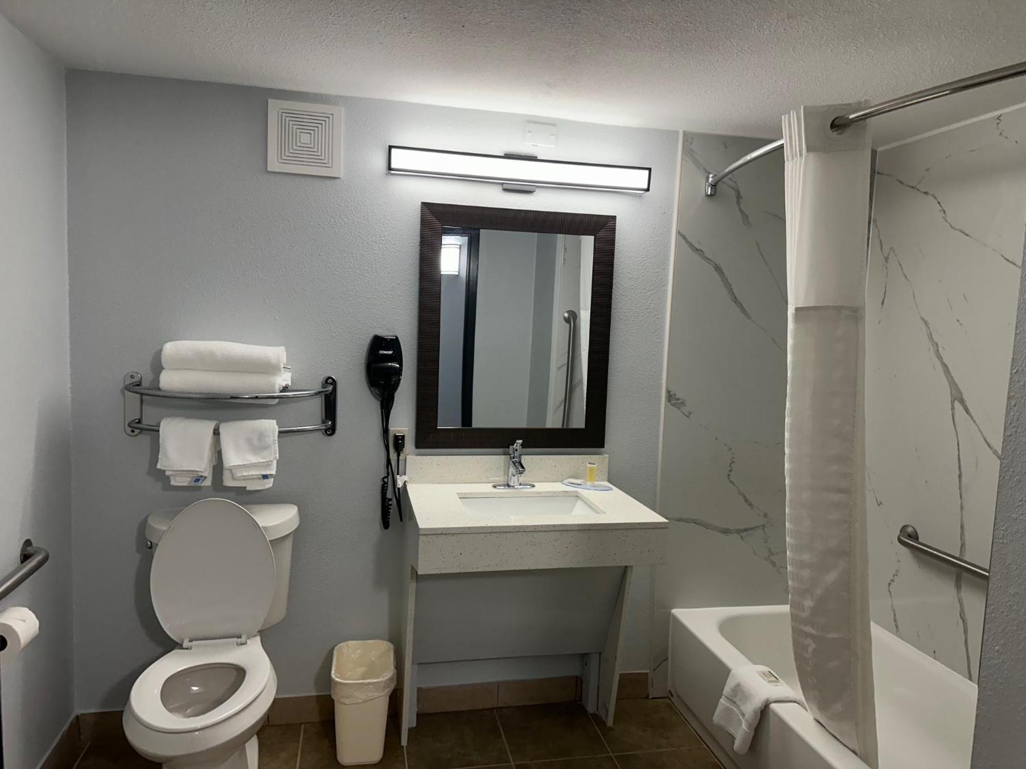 Econo Lodge Inn&Suites Alexandria Esterno foto