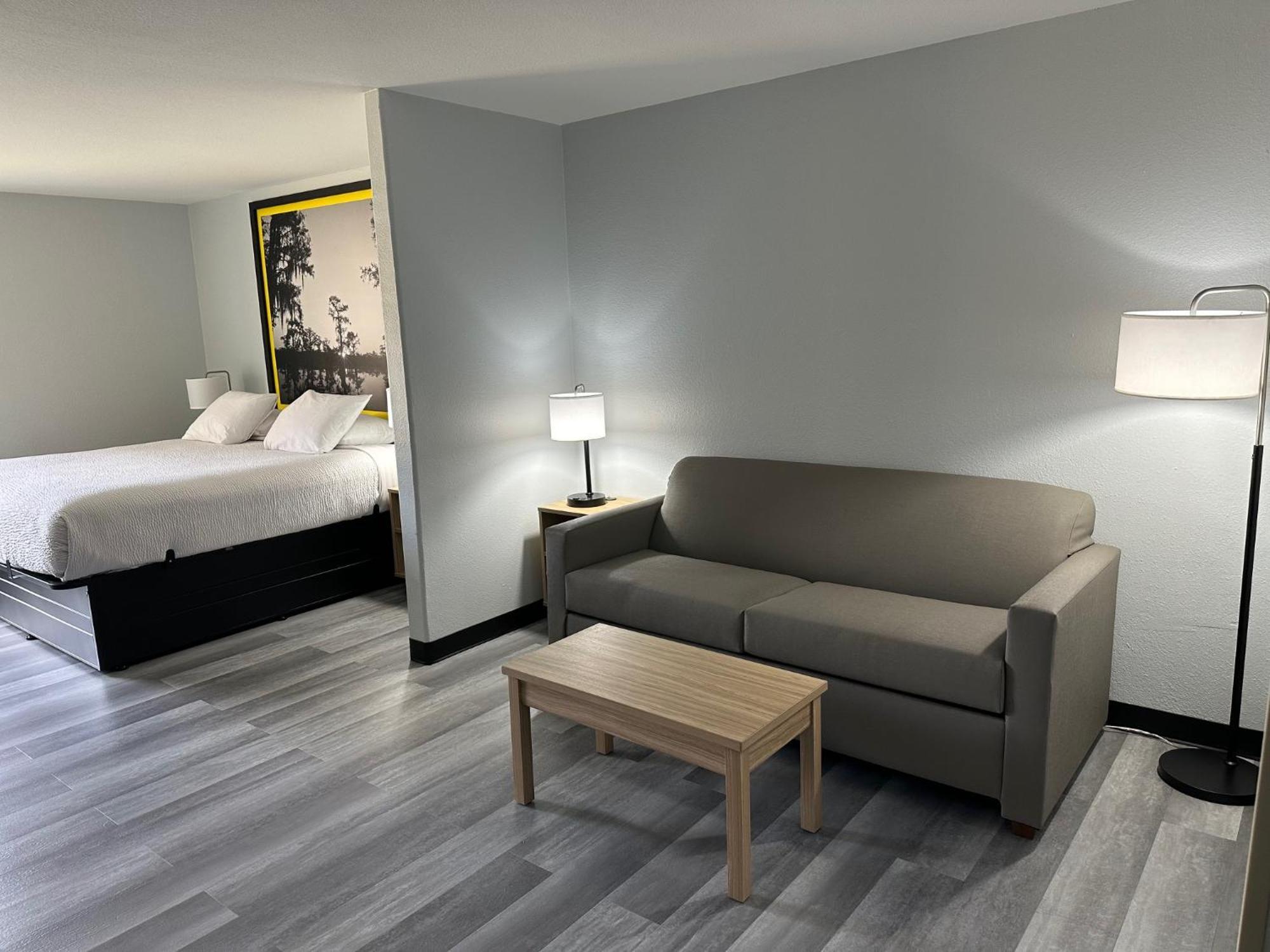 Econo Lodge Inn&Suites Alexandria Esterno foto