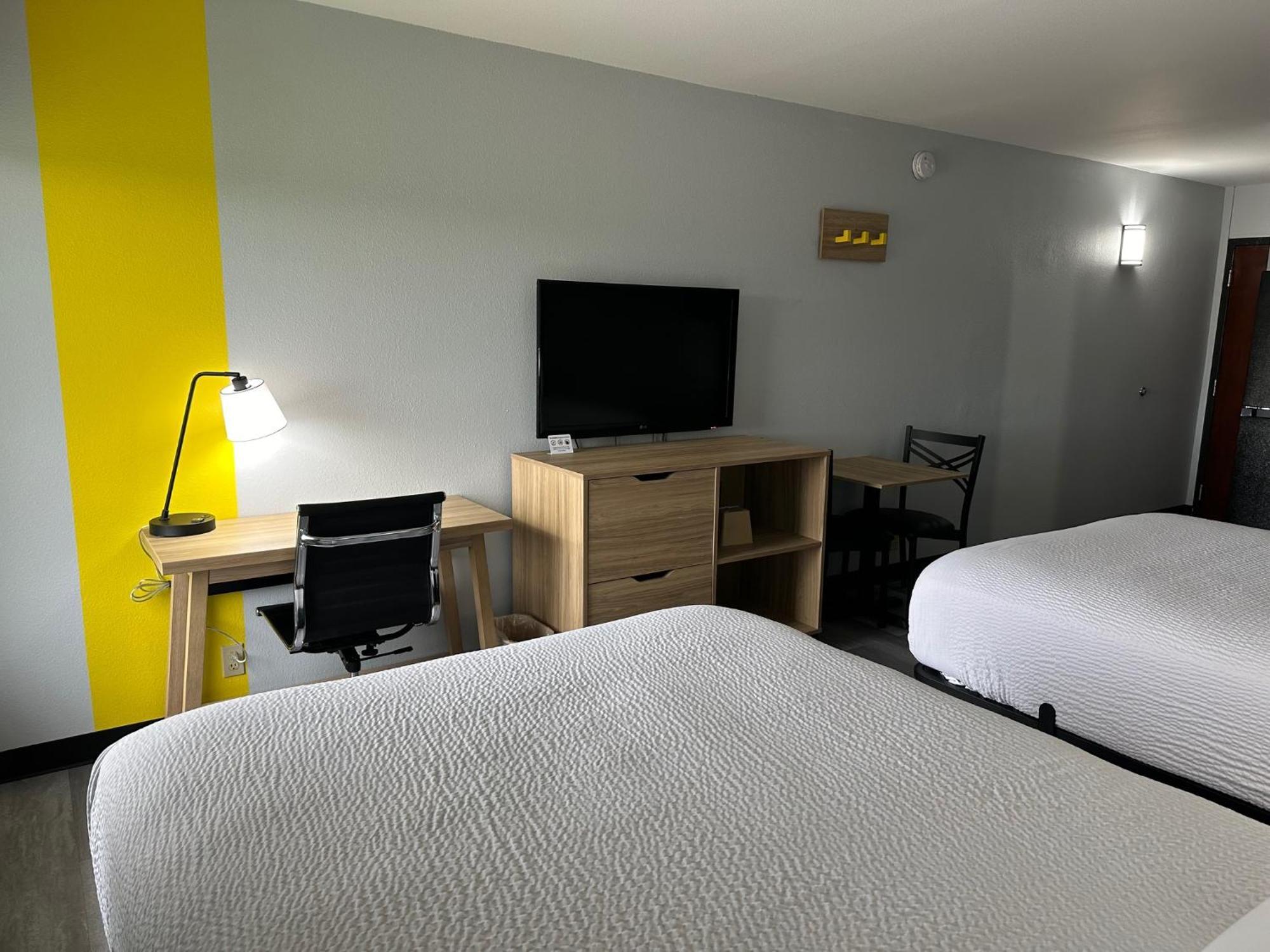 Econo Lodge Inn&Suites Alexandria Esterno foto