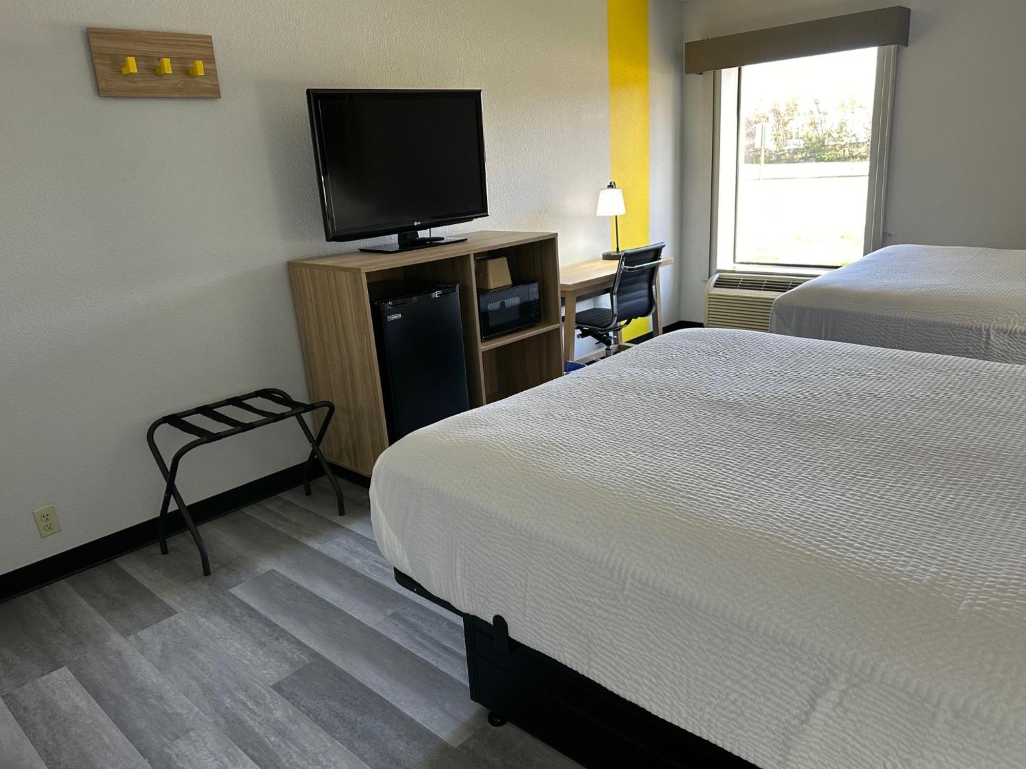 Econo Lodge Inn&Suites Alexandria Esterno foto