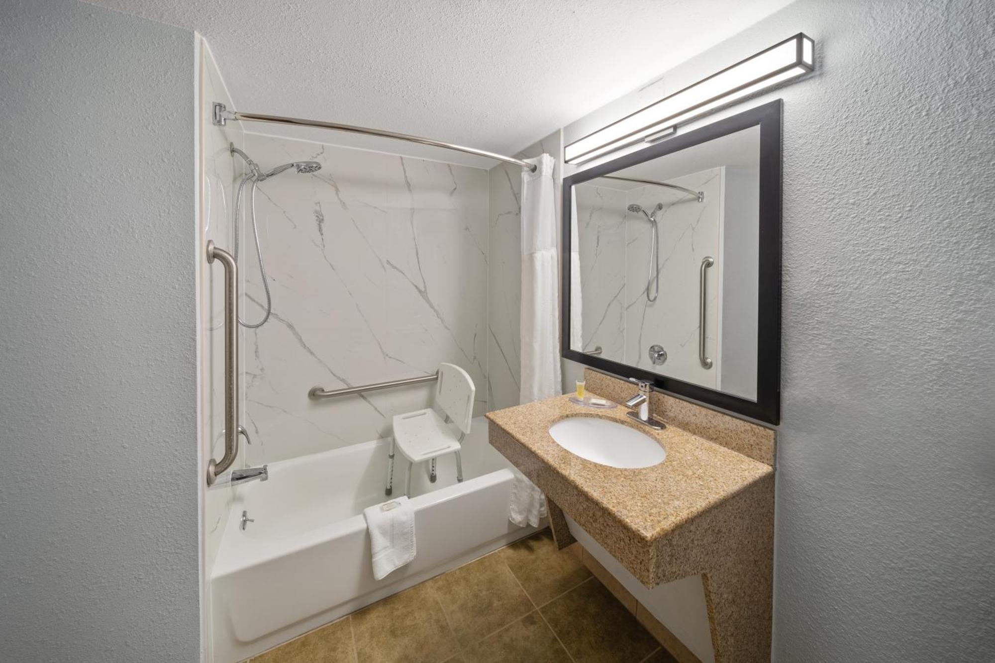 Econo Lodge Inn&Suites Alexandria Esterno foto