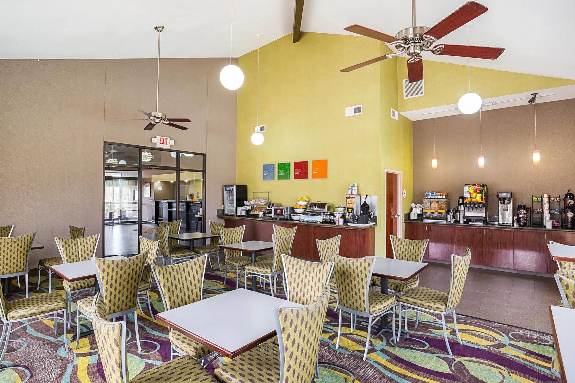 Econo Lodge Inn&Suites Alexandria Esterno foto